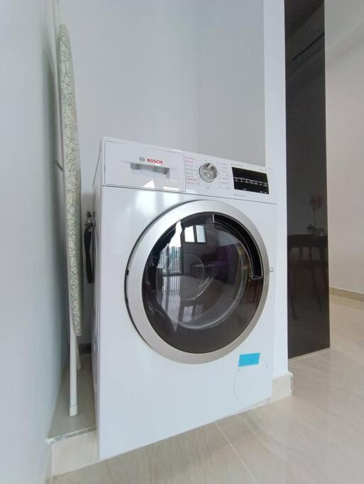 Lx 39A Balcony Klcc View 1 Bedroom Infinity Pool Kuala Lumpur Ngoại thất bức ảnh