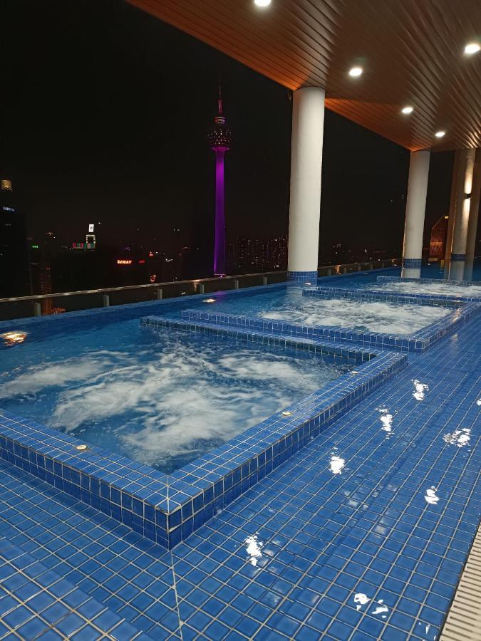 Lx 39A Balcony Klcc View 1 Bedroom Infinity Pool Kuala Lumpur Ngoại thất bức ảnh