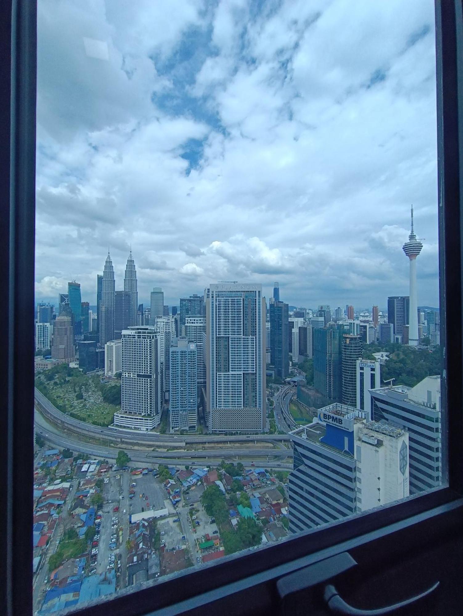 Lx 39A Balcony Klcc View 1 Bedroom Infinity Pool Kuala Lumpur Ngoại thất bức ảnh